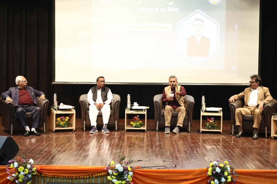 भारतीयता के मूल में आध्यात्म, सांस्कृतिक चेतना से राष्ट्र सशक्त : मनोज जोशी